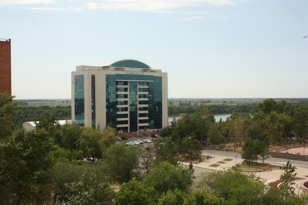 1-Комнатная Квартира На Набережной Pavlodar Eksteriør billede